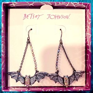 🦇 BETSEY JOHNSON BAT EARRINGS